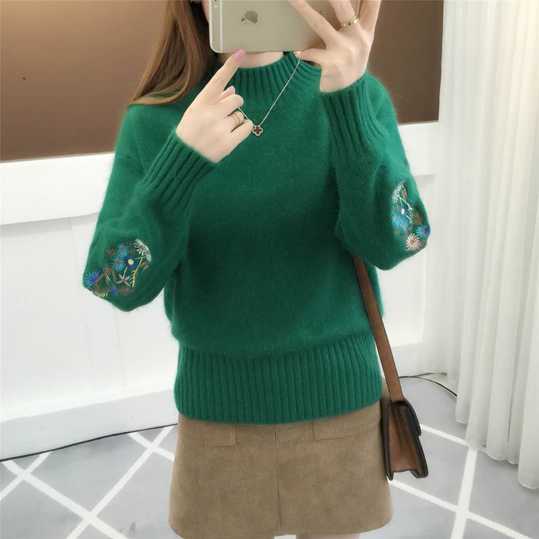 SASKIA | Thick cotton knit sweater with floral embroidery