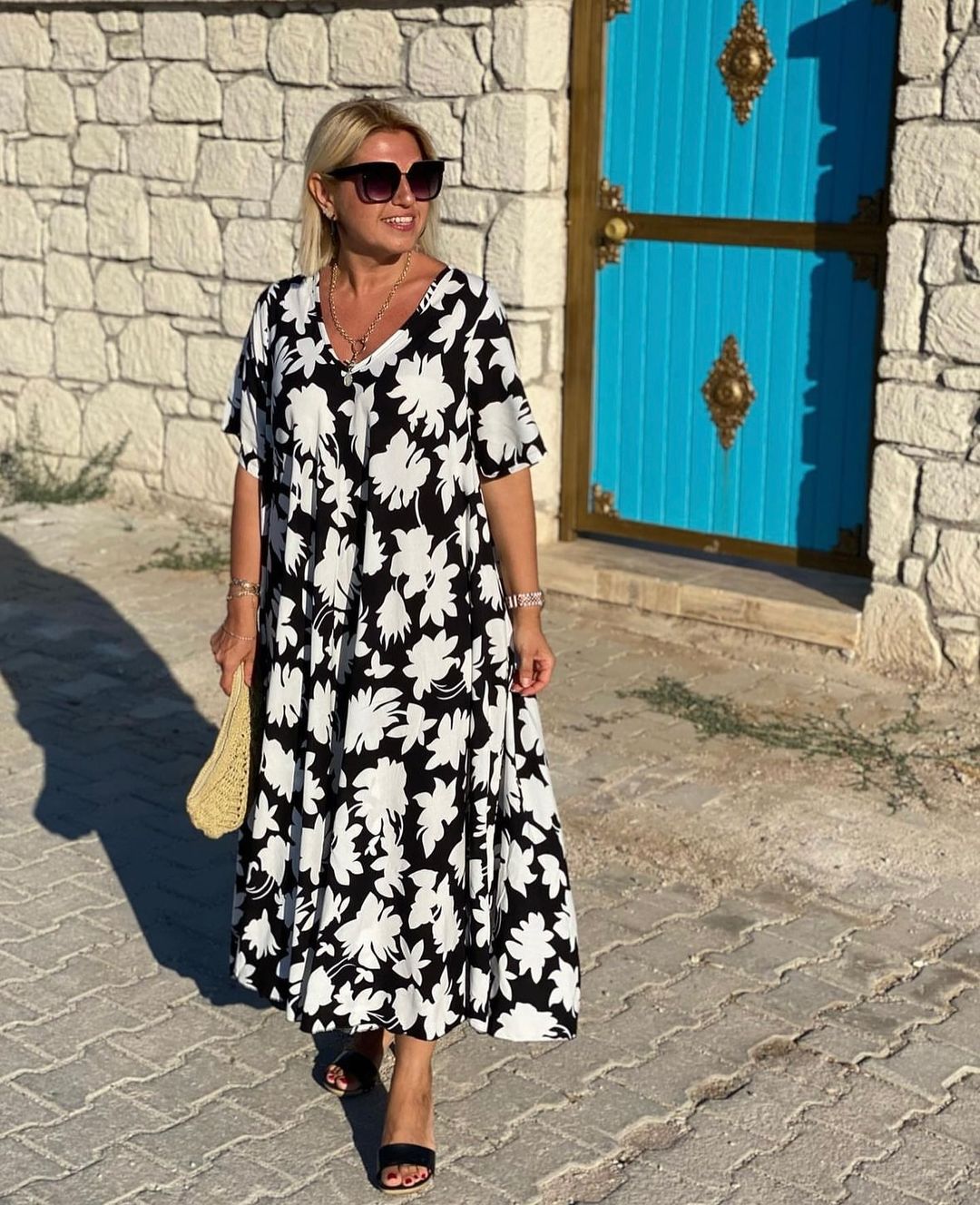 AMPARO | Elegant Loose Dress Concealing the Tummy