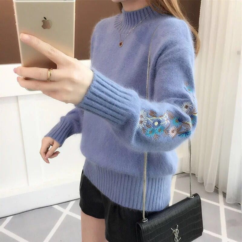 SASKIA | Thick cotton knit sweater with floral embroidery