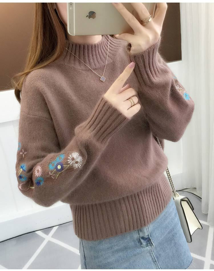 SASKIA | Thick cotton knit sweater with floral embroidery